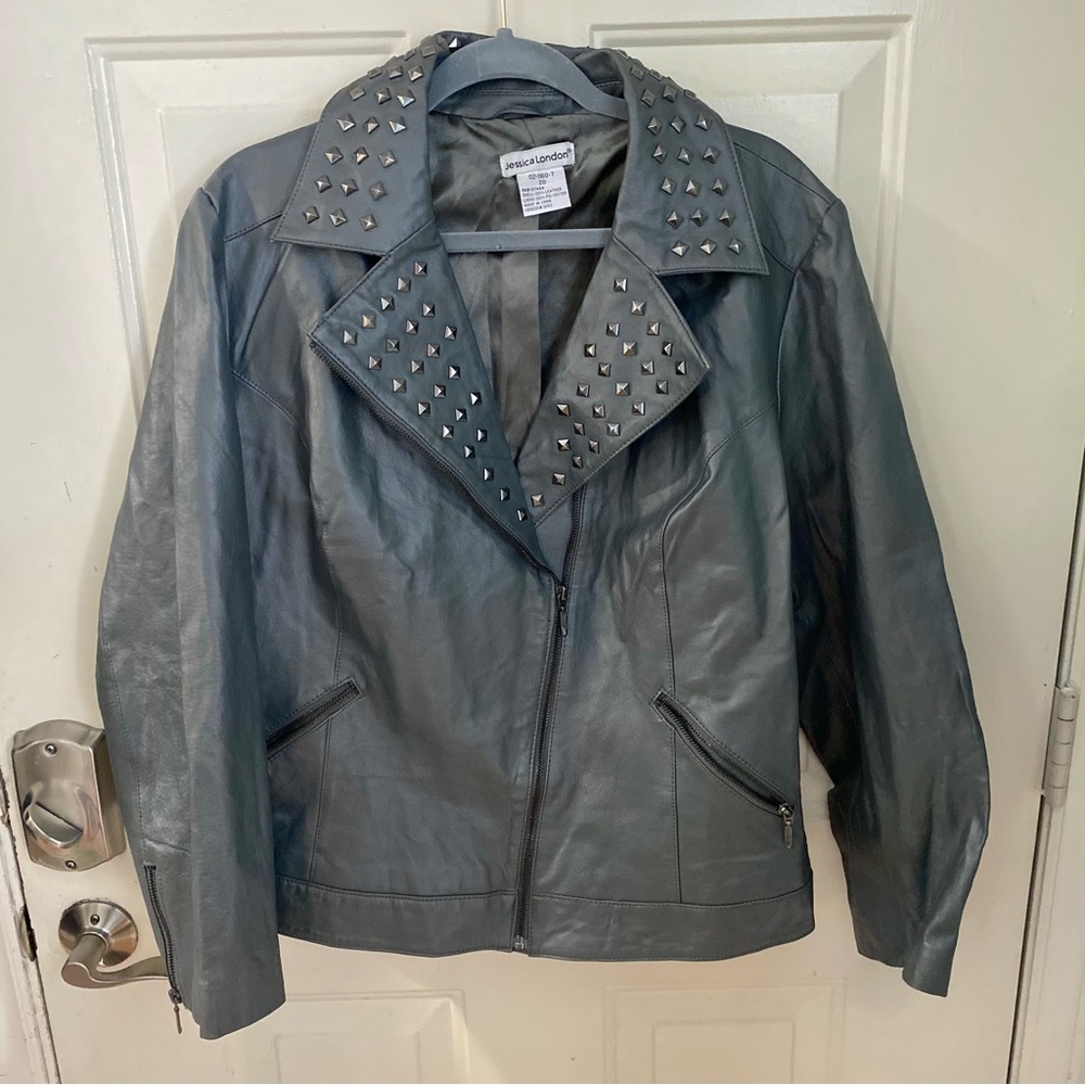 NWOT plus/volup Grey Studded Leather Biker Jacket. Satin Lined. Women’s size 20
